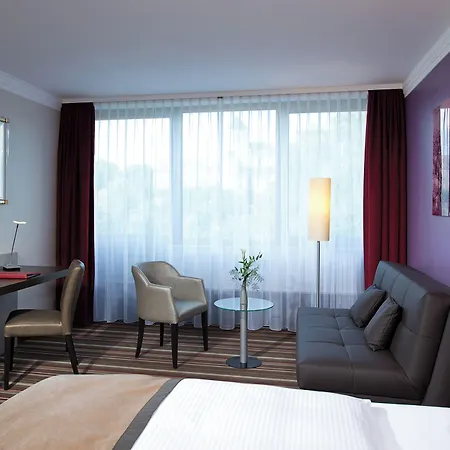Leonardo Otel